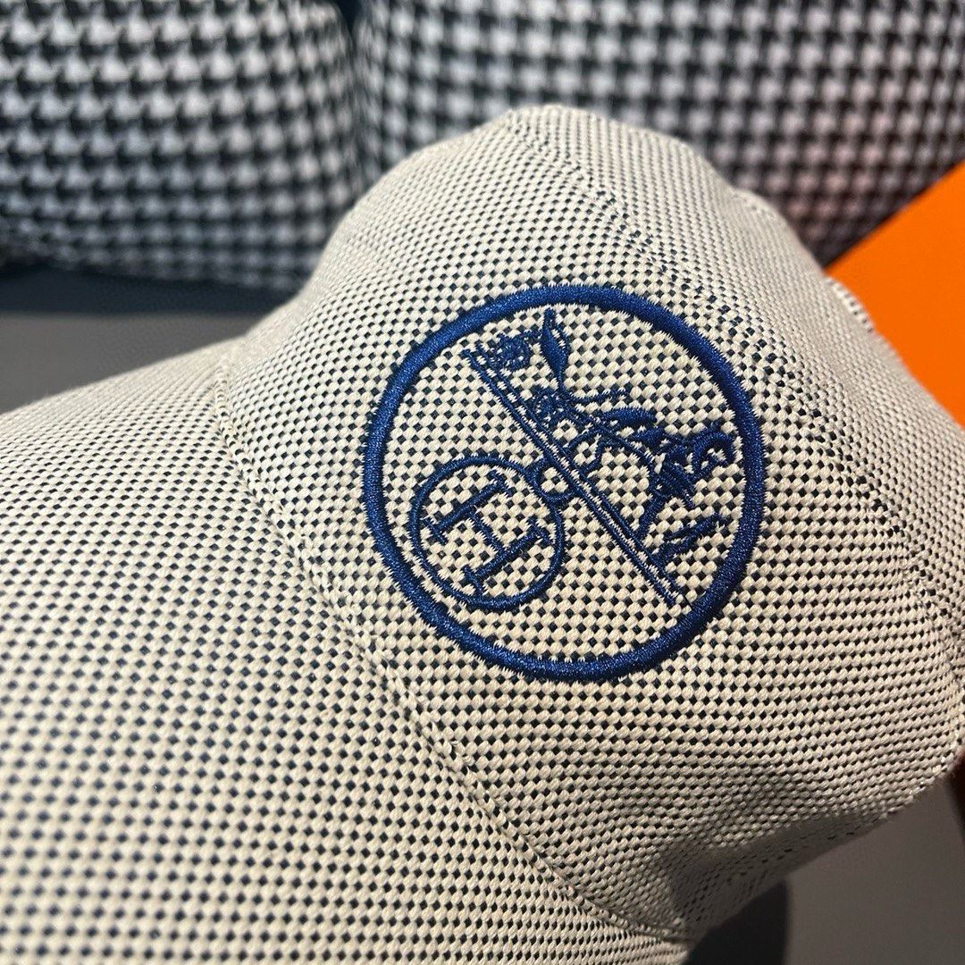 Hermes Caps